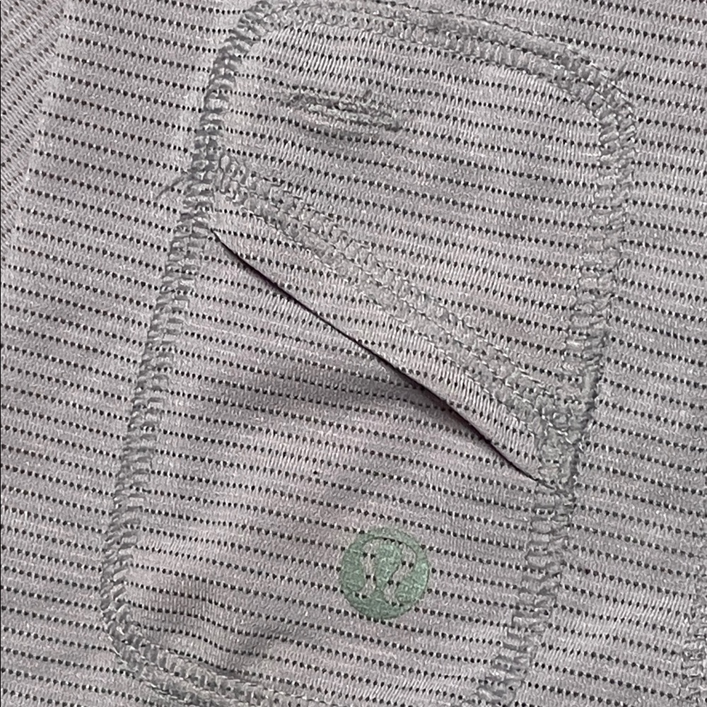 Lululemon Run: Wild Short Sleeve Tech Size 6‎ - Picture 3 of 5